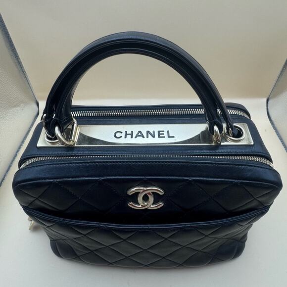 Chanel Lambskin Quilted Medium Trendy CC Bowling Bag Black Gold Hardware +Box - Picture 5 of 16